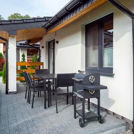 펜션 Letniskowe - Seven 다브키