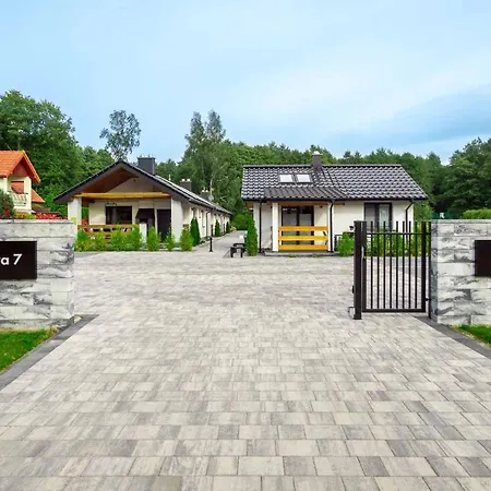 펜션 Letniskowe - Seven 다브키